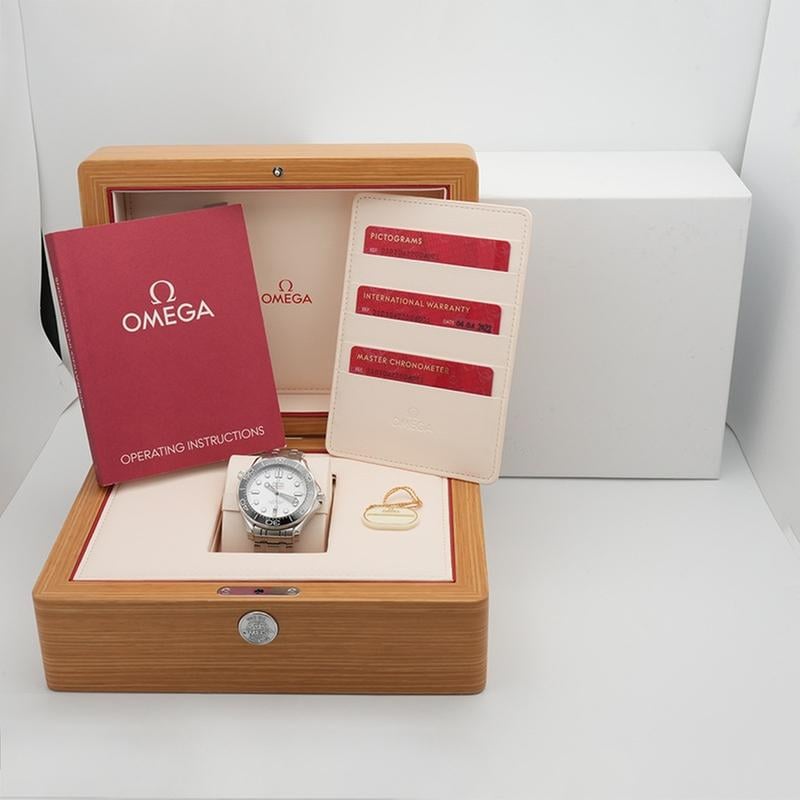 Omega Seamaster Diver 300M 210.30.42.20.04.001 – White Dial