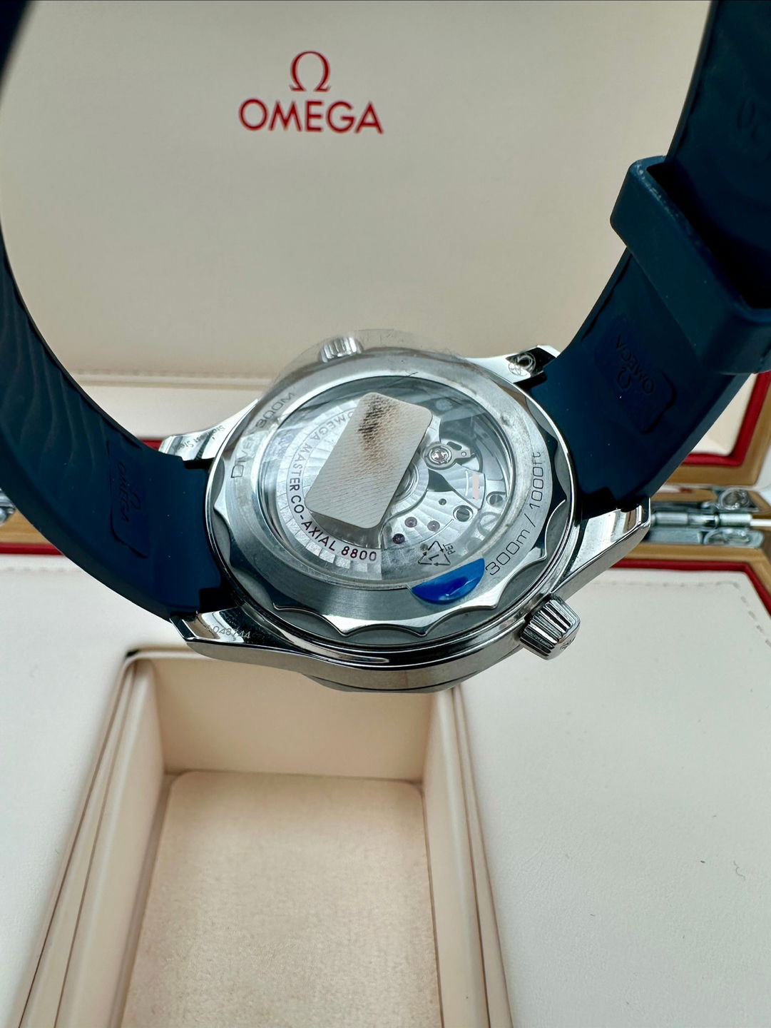 Omega Seamaster Diver 300M Master Co-Axial 42 210.32.42.20.03.001 – Blue Dial