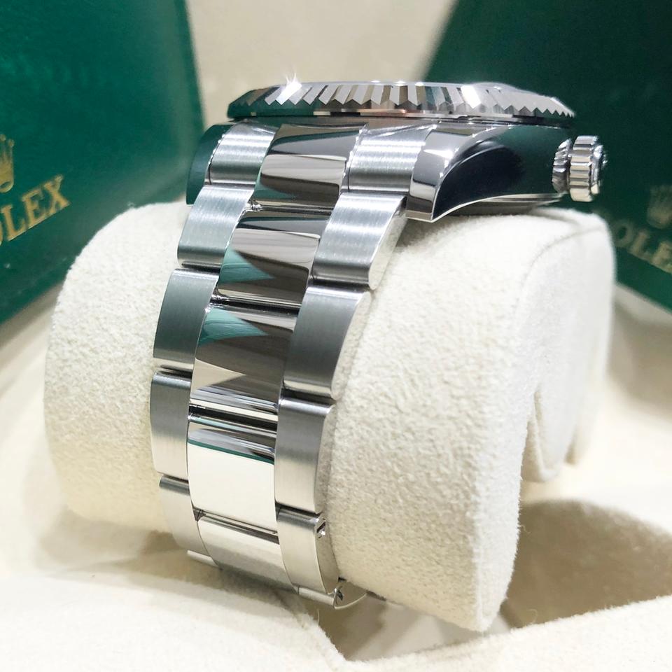 Rolex Sky-Dweller 326934 – Black Dial