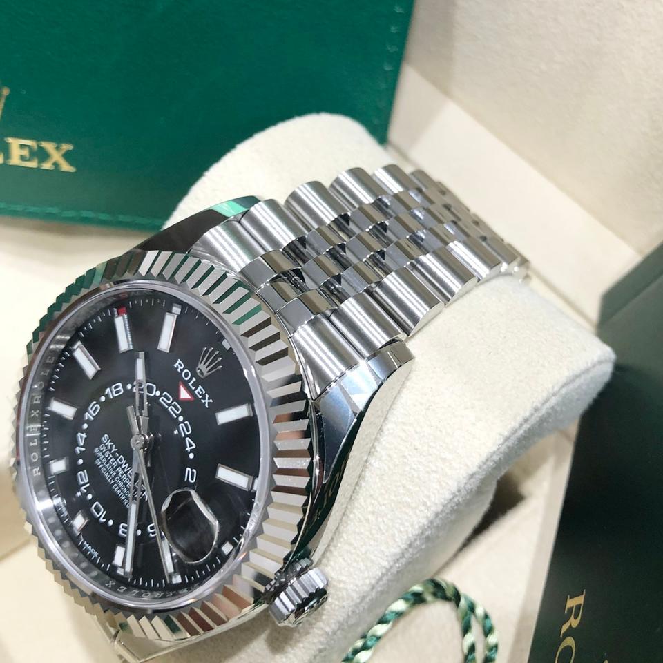 Rolex Sky-Dweller 326934 – Black Index Dial