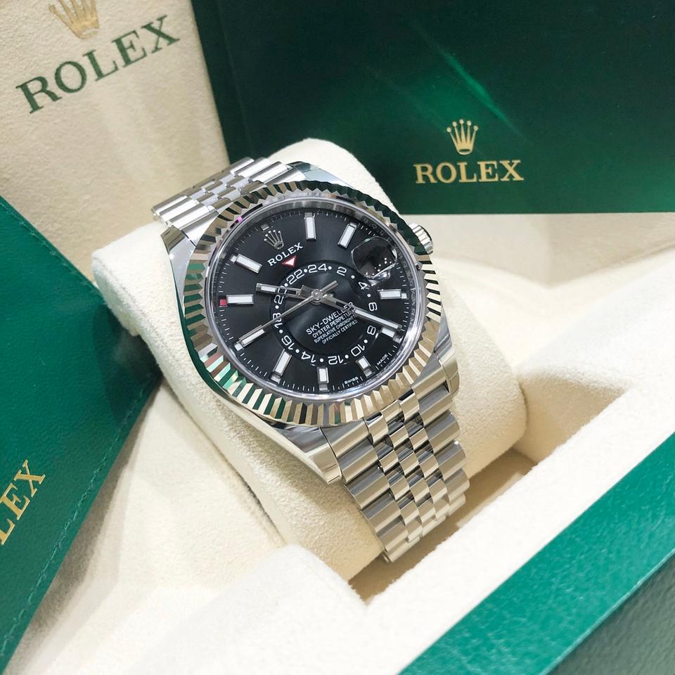 Rolex Sky-Dweller 326934 – Black Index Dial