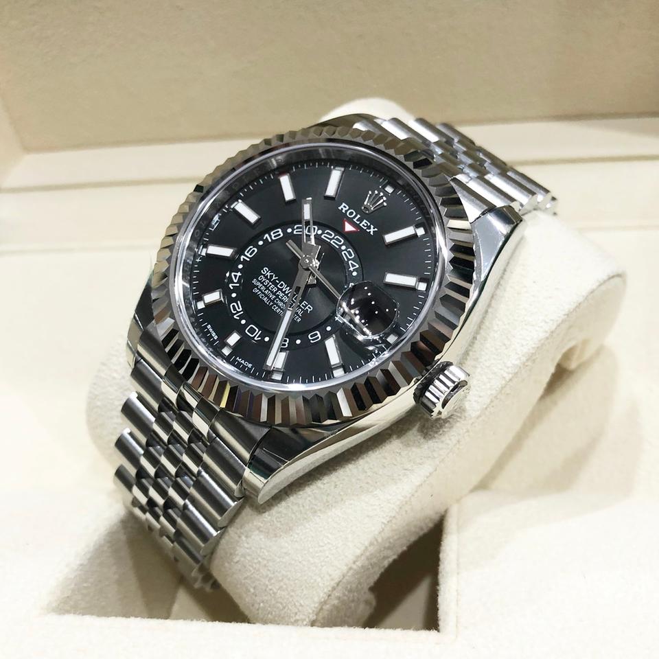 Rolex Sky-Dweller 326934 – Black Index Dial