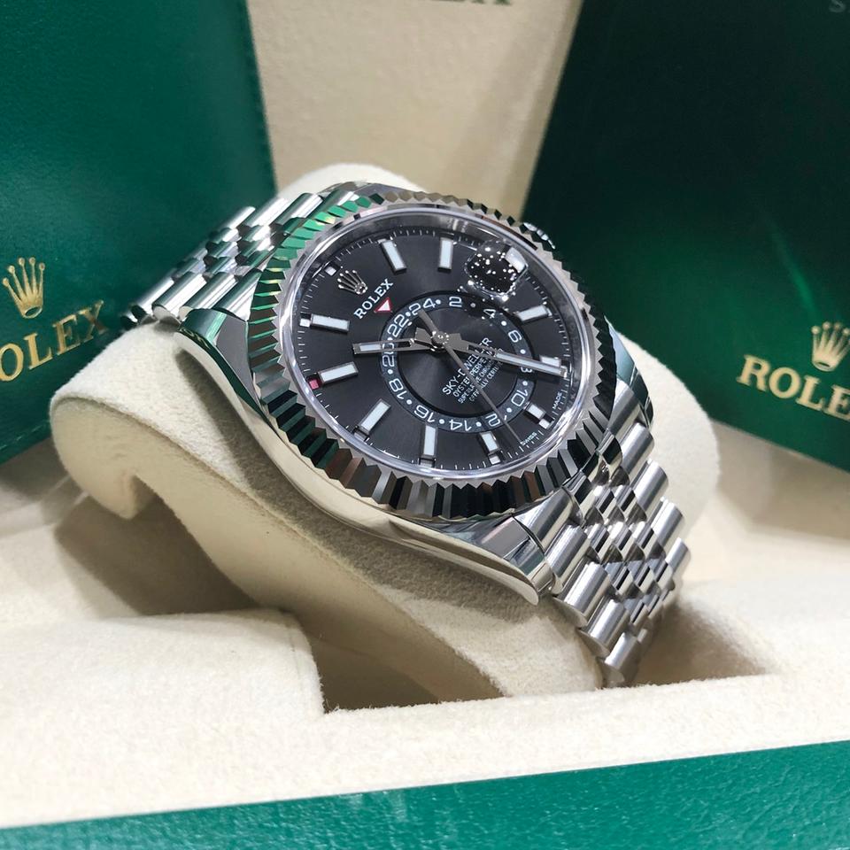 Rolex Sky-Dweller 326934 – Black Index Dial