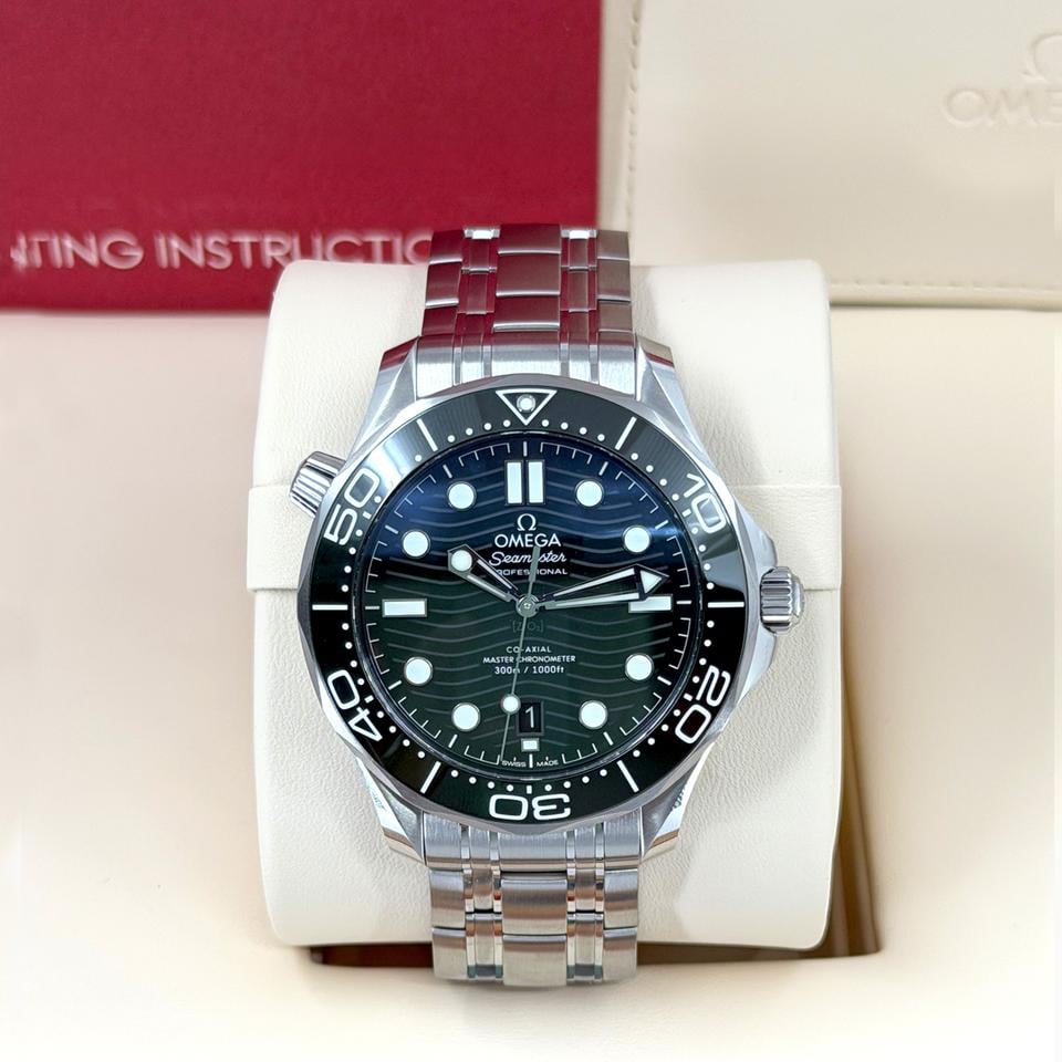 Omega Seamaster Diver 300M 210.30.42.20.10.001 – Green Dial