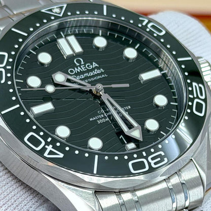 Omega Seamaster Diver 300M 210.30.42.20.10.001 – Green Dial