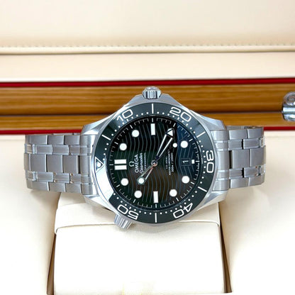 Omega Seamaster Diver 300M 210.30.42.20.10.001 – Green Dial