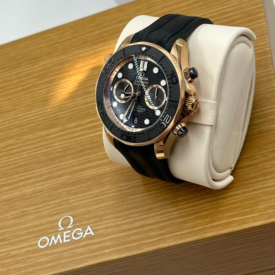 Omega Seamaster Diver 300M Master Chronometer Chronograph 210.62.44.51.01.001 – Black Dial
