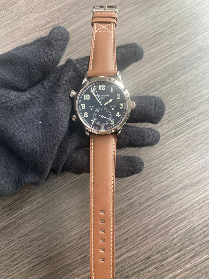 Patek Philippe Calatrava Pilot Travel Time 5524G-001 – Blue Dial