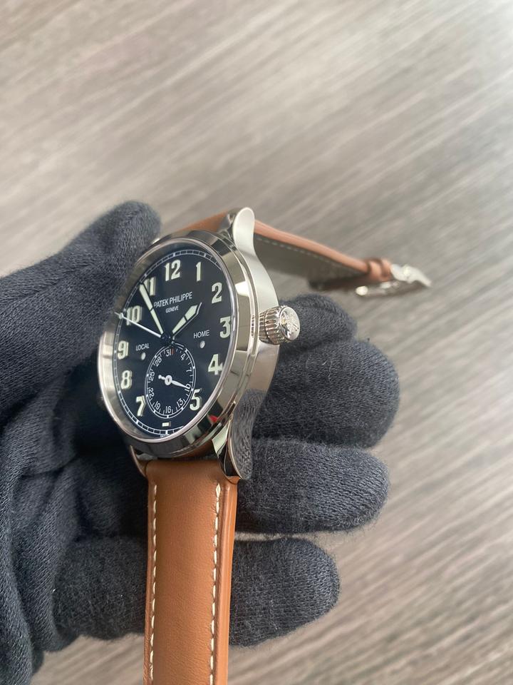 Patek Philippe Calatrava Pilot Travel Time 5524G-001 – Blue Dial