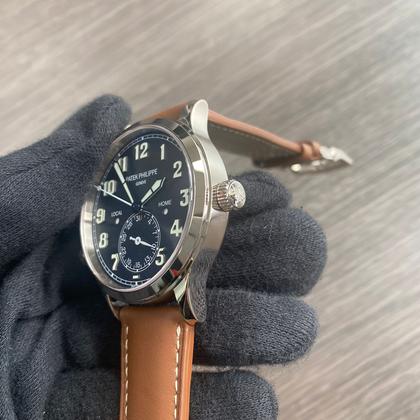 Patek Philippe Calatrava Pilot Travel Time 5524G-001 – Blue Dial