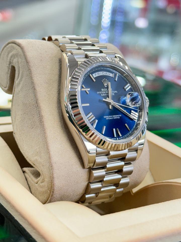 Rolex Day-Date 40 228239 – Factory Blue Roman Dial