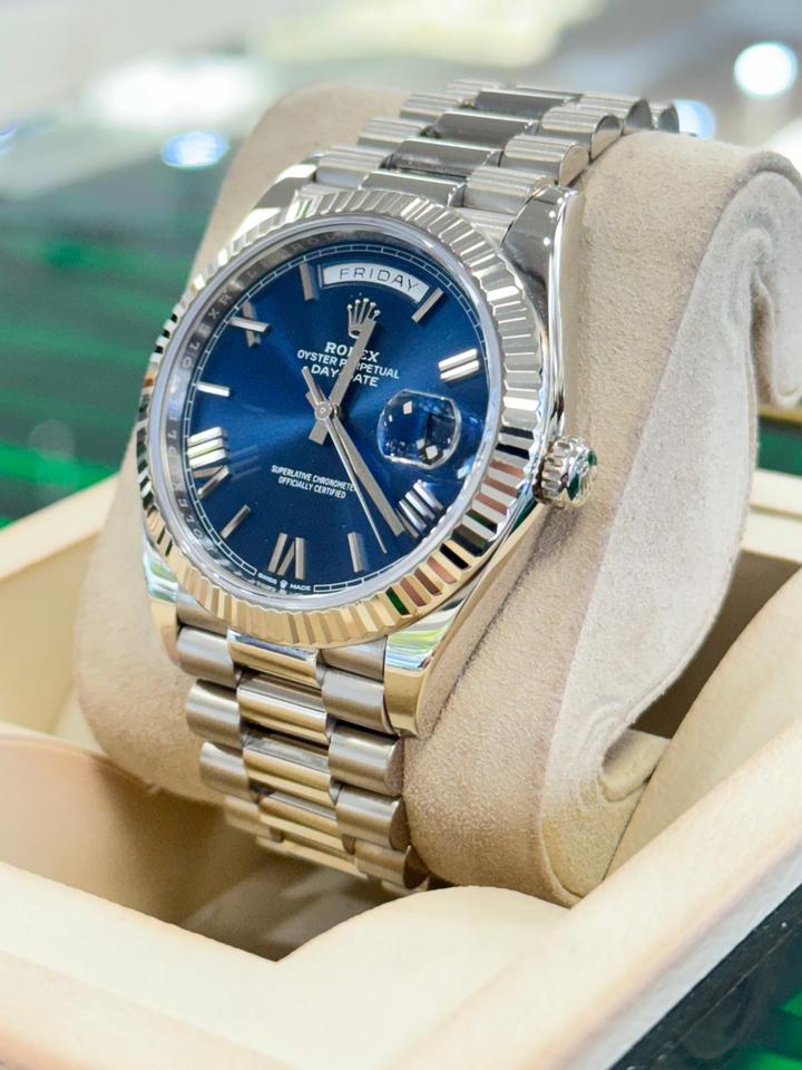 Rolex Day-Date 40 228239 – Factory Blue Roman Dial