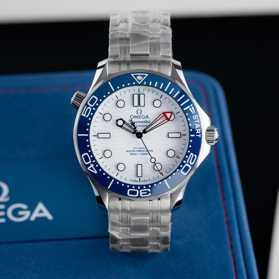 Omega Seamaster Diver 300M America's Cup 210.30.42.20.04.002 – White Dial