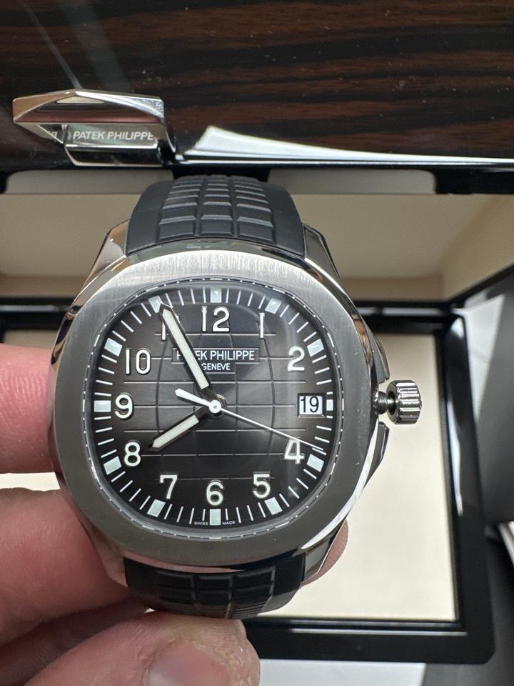 Patek Philippe Aquanaut 5167A – Grey Dial