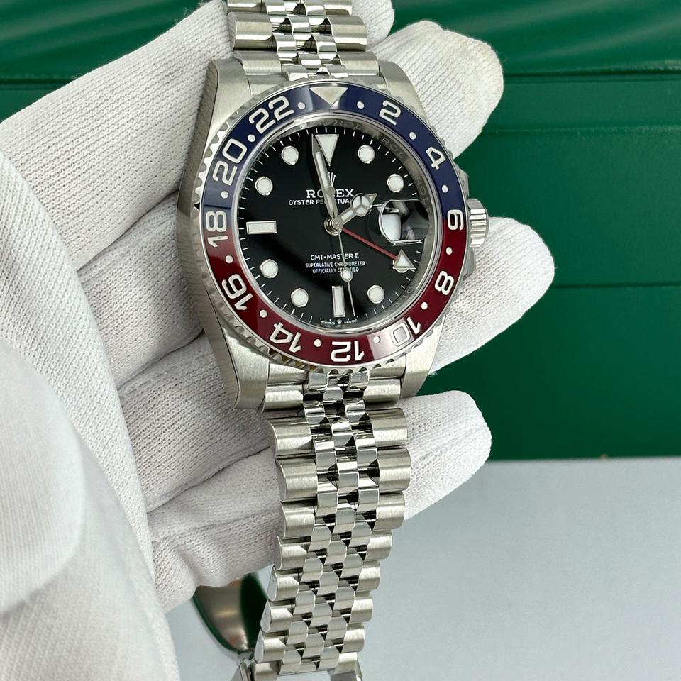 Rolex GMT-Master II 126710BLRO – Pepsi Dial