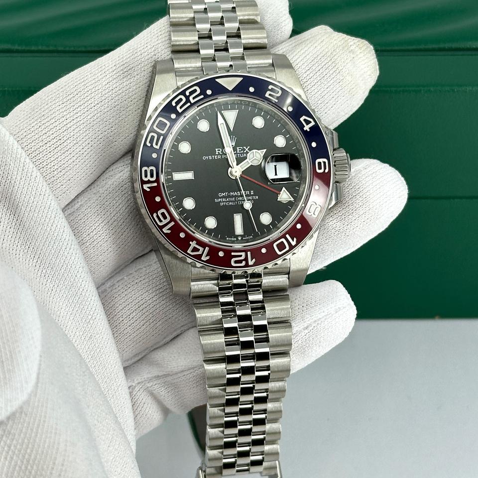 Rolex GMT-Master II 126710BLRO – Pepsi Dial