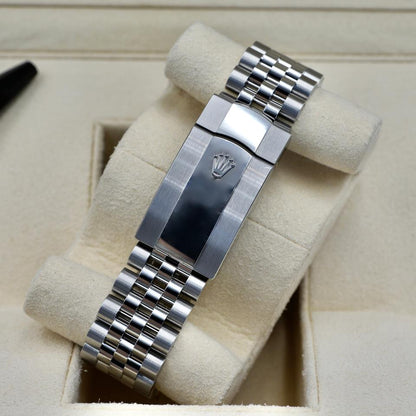 Rolex Sky-Dweller 326934 – White Dial