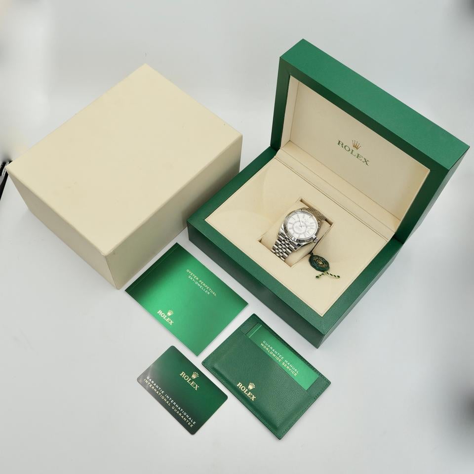 Rolex Sky-Dweller 326934 – White Dial