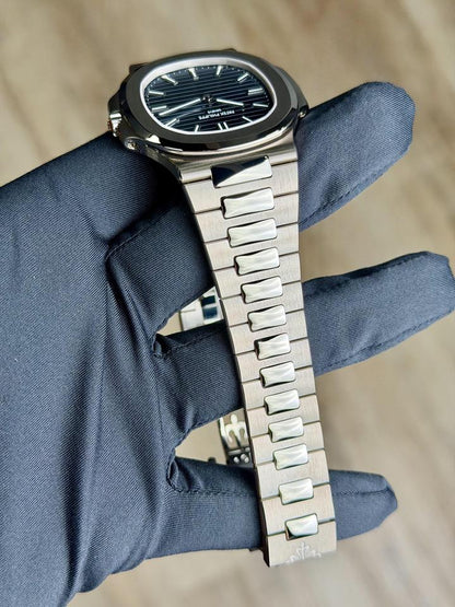 Patek Philippe Nautilus 5810/1G-001 – Blue Sunburst Dial
