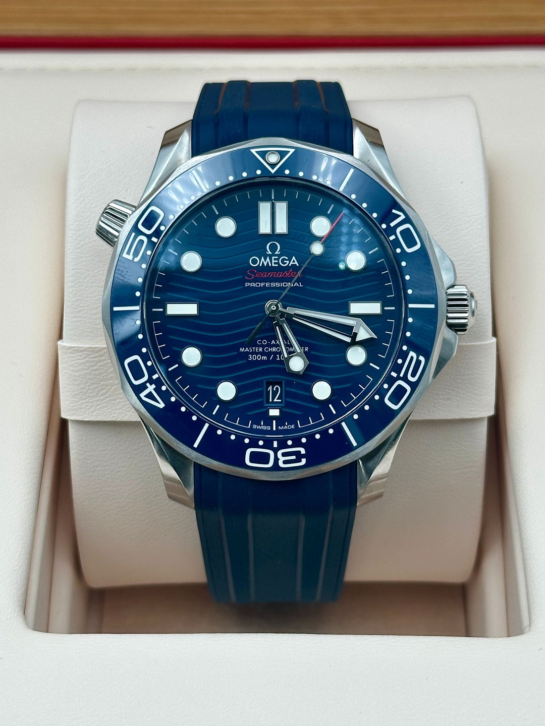 Omega Seamaster Diver 300M Master Co-Axial 42 210.32.42.20.03.001 – Blue Dial