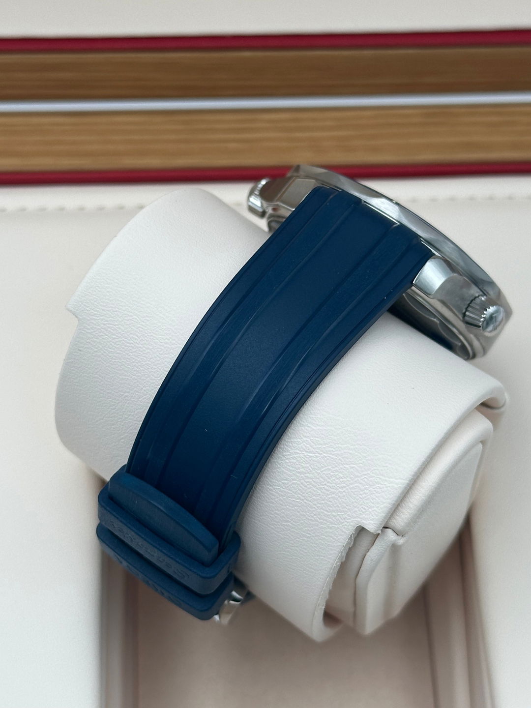 Omega Seamaster Diver 300M Master Co-Axial 42 210.32.42.20.03.001 – Blue Dial