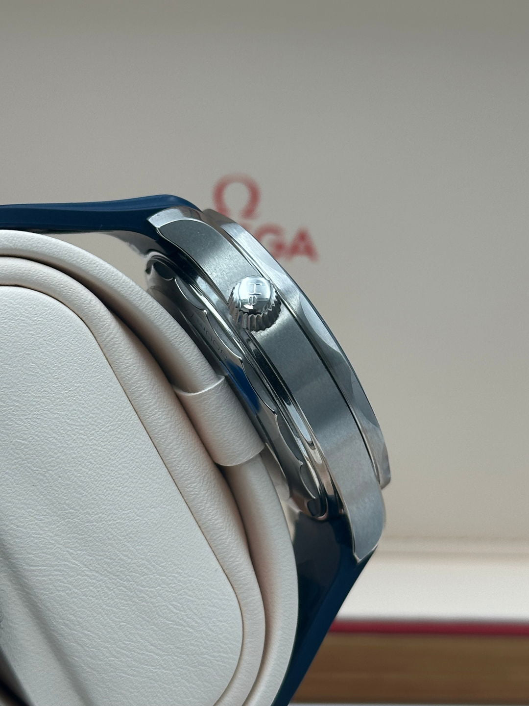 Omega Seamaster Diver 300M Master Co-Axial 42 210.32.42.20.03.001 – Blue Dial