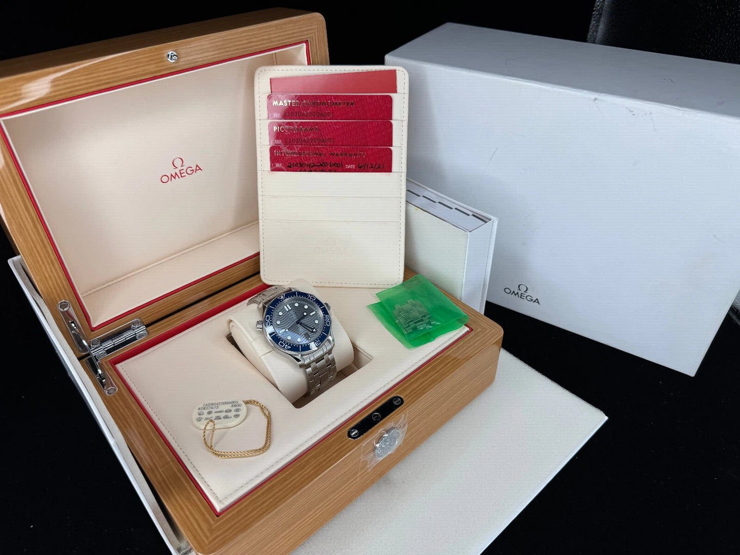 Omega Seamaster Diver 300M 210.30.42.20.06.001 – Grey Dial