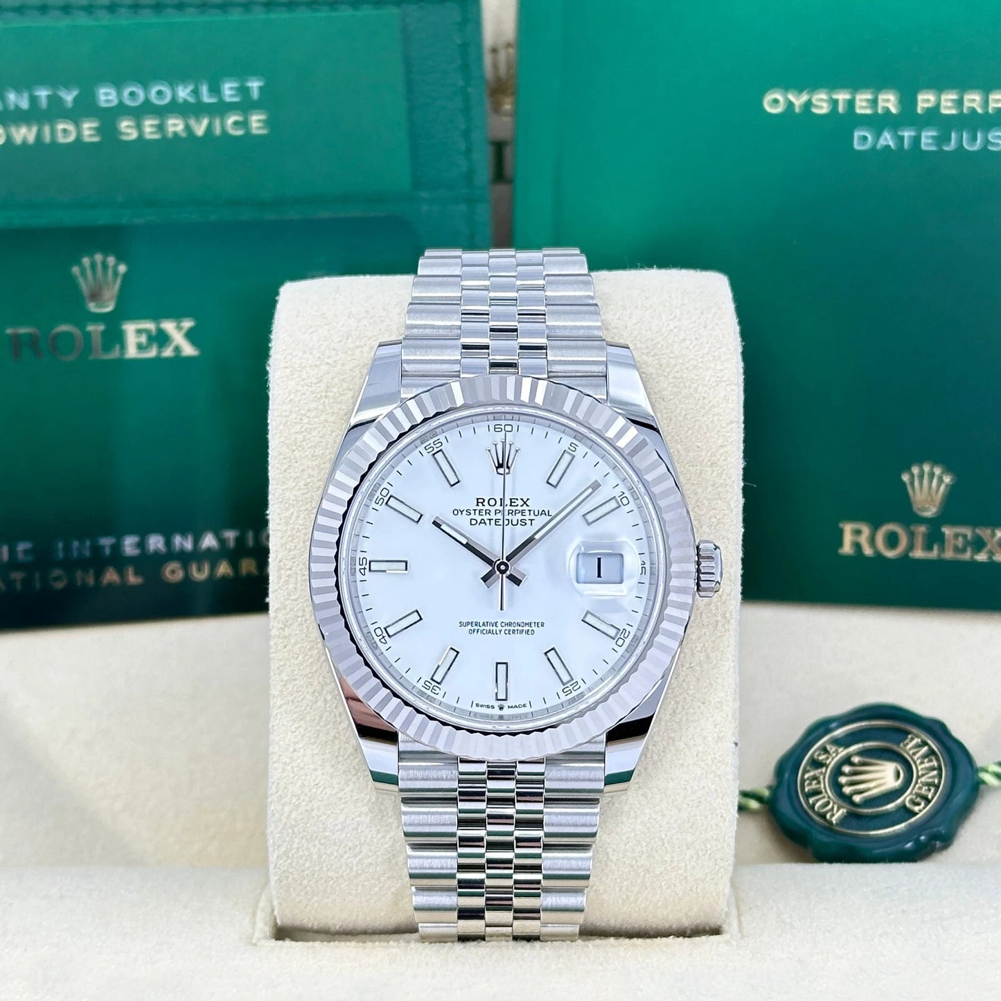 Rolex Datejust 41 126334-0010 – White Dial