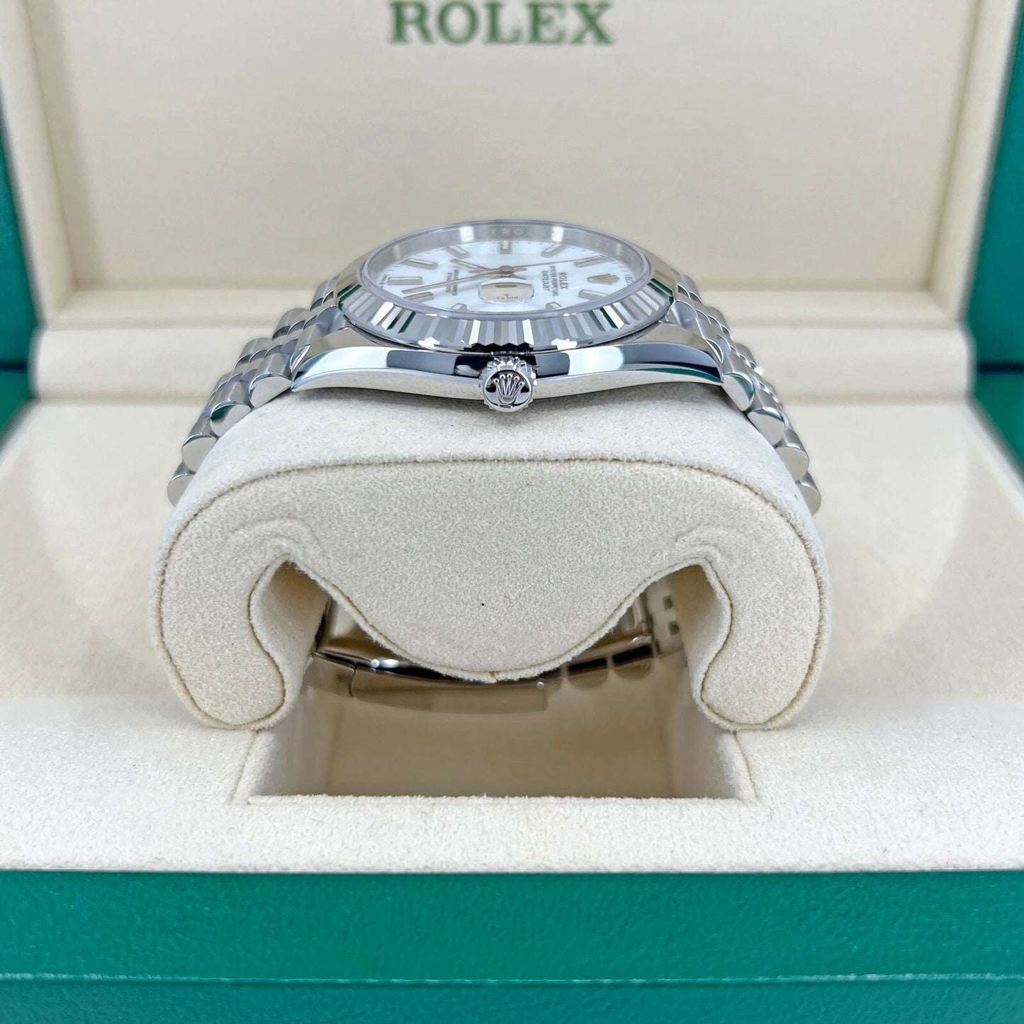Rolex Datejust 41 126334-0010 – White Dial