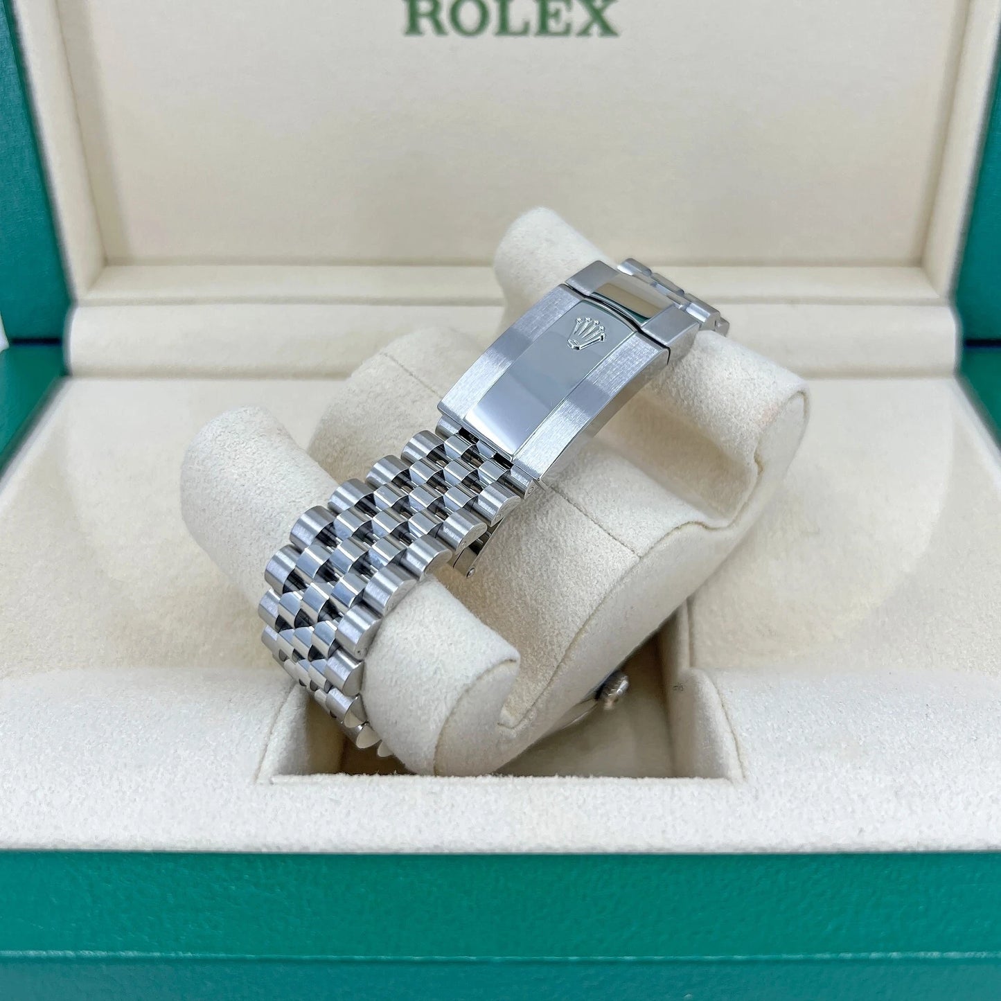 Rolex Datejust 41 126334-0010 – White Dial