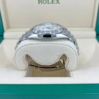 Rolex Datejust 41 126334-0010 – White Dial