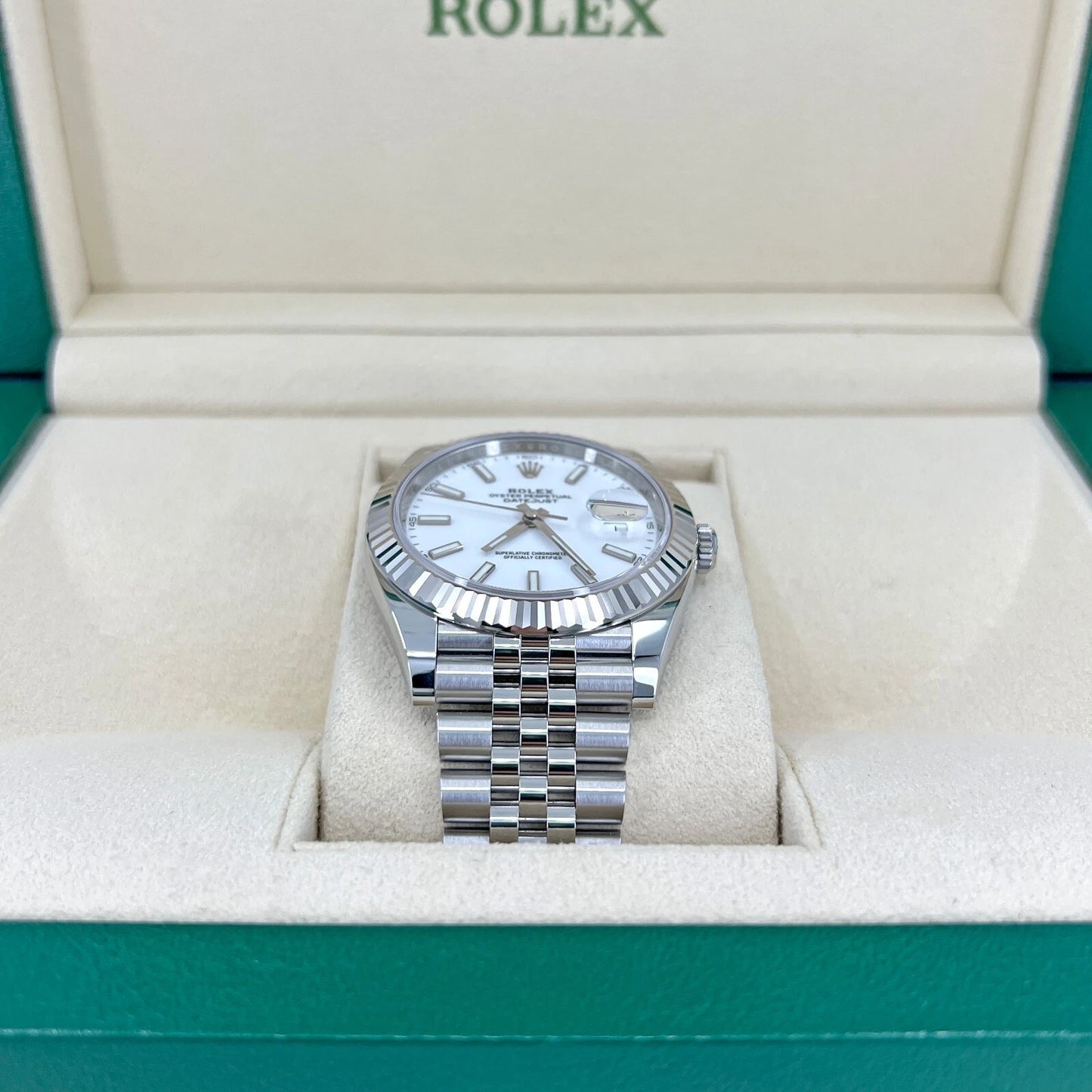 Rolex Datejust 41 126334-0010 – White Dial